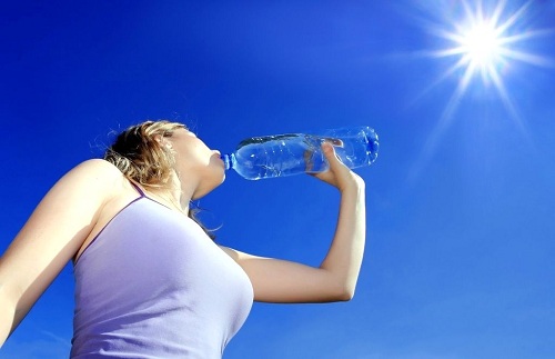 科普：适当的多喝水是不是有助于减肥？怎么喝水最减肥？